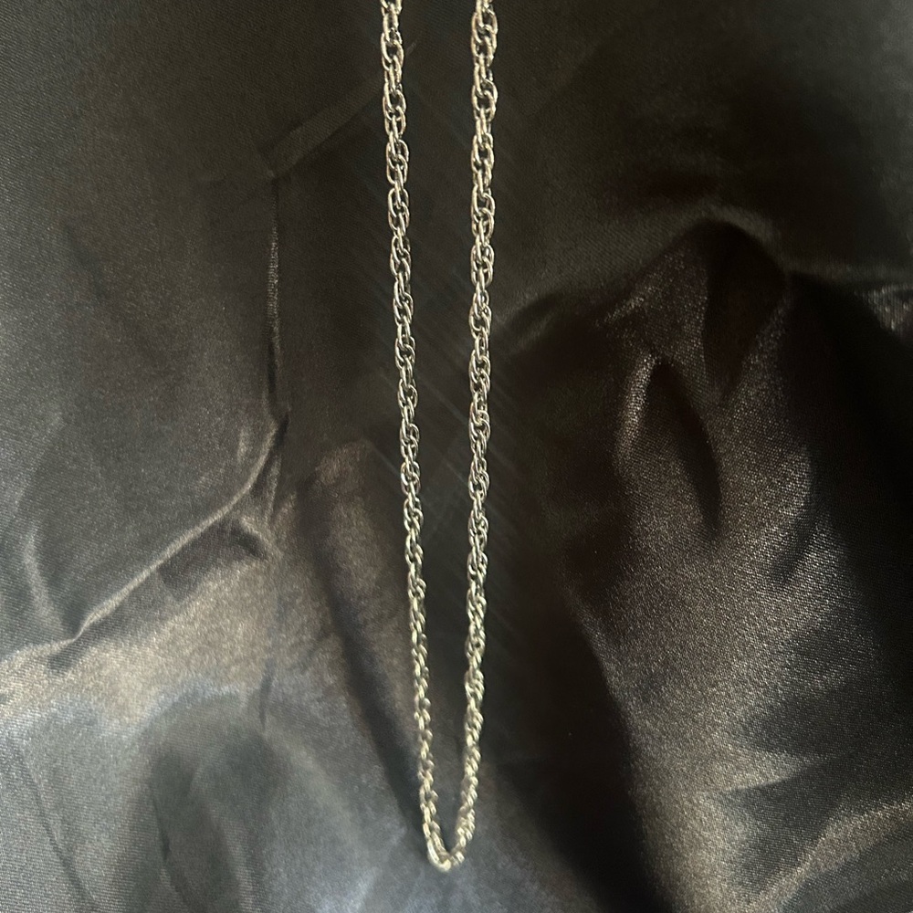Plain silver tone chain necklace